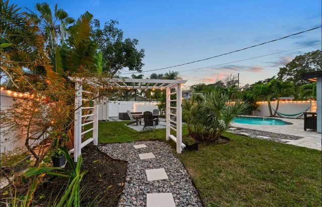 6650 4TH AVENUE N, St Petersburg, FL 33710