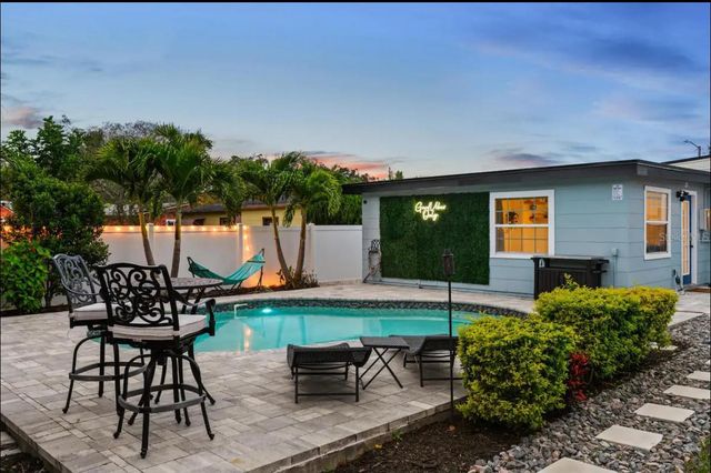 6650 4TH AVENUE N, St Petersburg, FL 33710