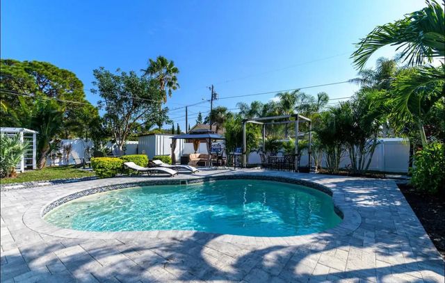 6650 4TH AVENUE N, St Petersburg, FL 33710