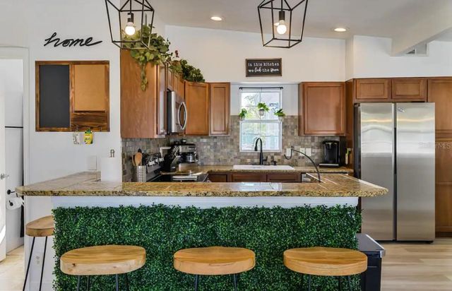 6650 4TH AVENUE N, St Petersburg, FL 33710