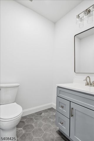 16 White Ter, Newark City, NJ 07108