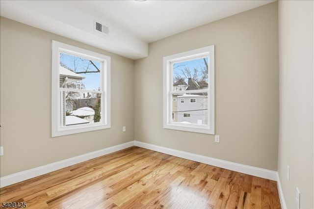 16 White Ter, Newark City, NJ 07108