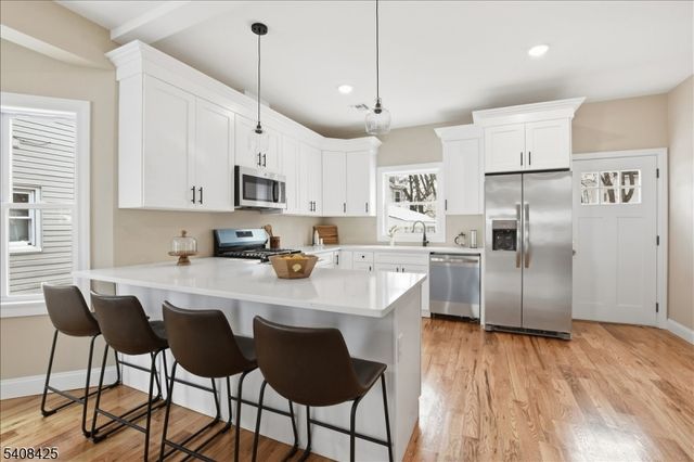 16 White Ter, Newark City, NJ 07108