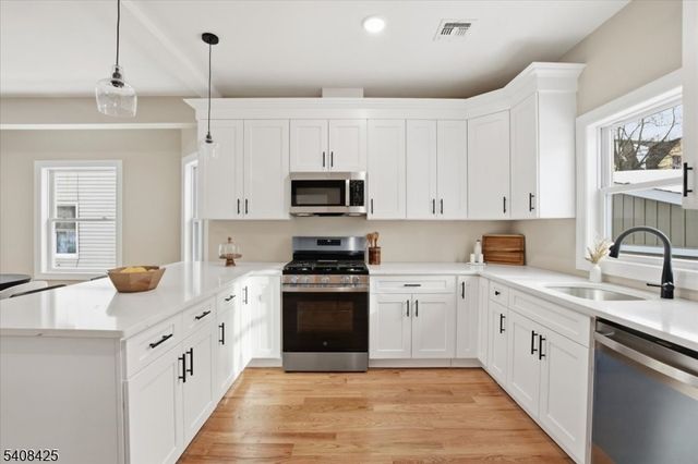 16 White Ter, Newark City, NJ 07108