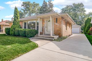 1919 Suffolk Avenue, Westchester, IL 60154