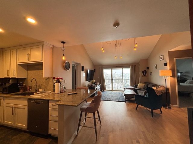 160 Commandants Way 404, Chelsea, MA 02150