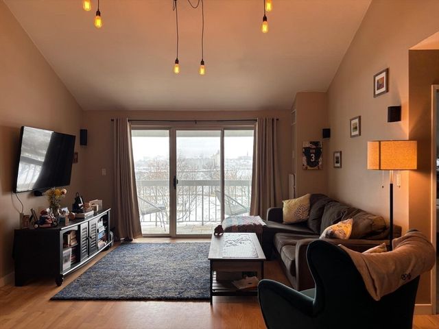 160 Commandants Way 404, Chelsea, MA 02150