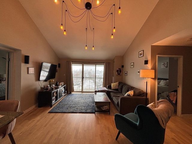 160 Commandants Way 404, Chelsea, MA 02150