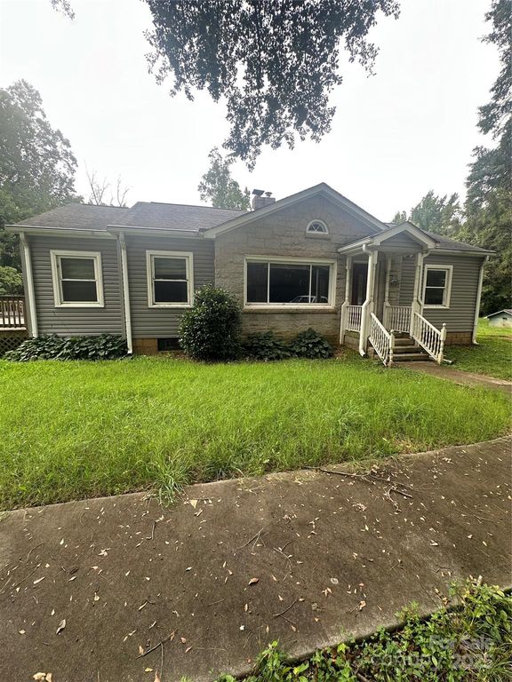 2430 Mt Holly-Huntersville Road, Charlotte, NC 28214