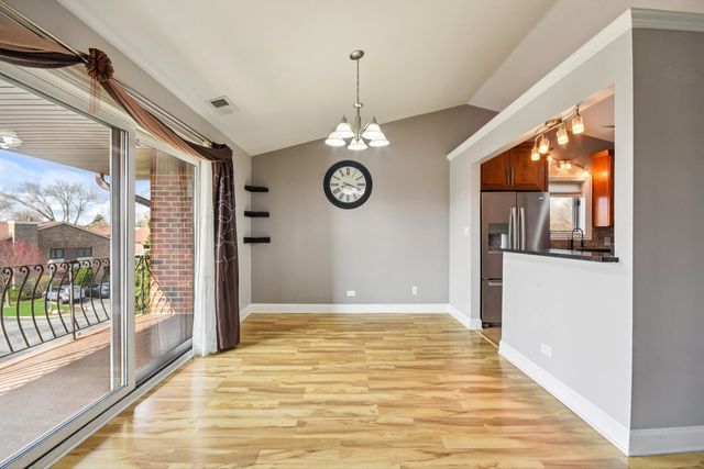 8218 Cobblestone Drive 3D, Palos Hills, IL 60465
