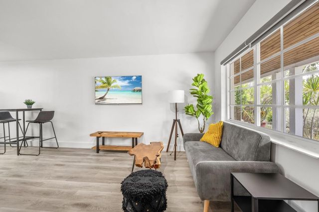 2021 Plunkett Street 2015a, Hollywood, FL 33020