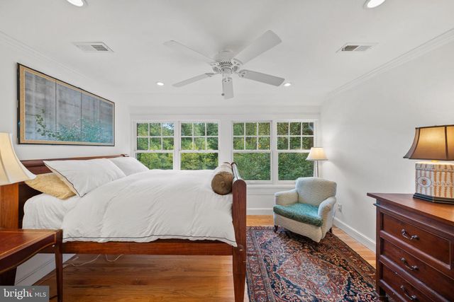 702 SLIGO CREEK PKWY, Takoma Park, MD 20912