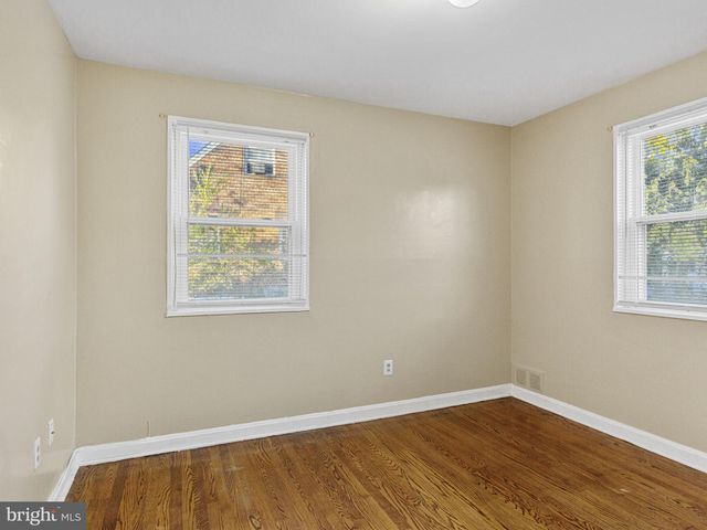 916 HIGHVIEW DR, Capitol Heights, MD 20743