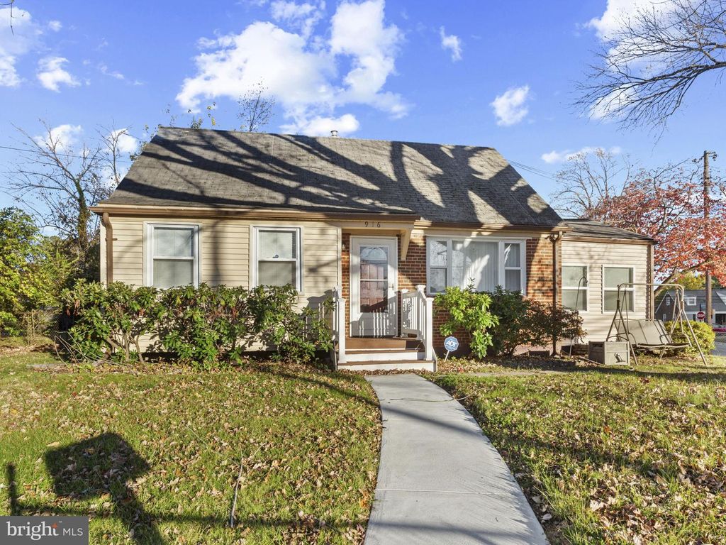 916 HIGHVIEW DR, Capitol Heights, MD 20743