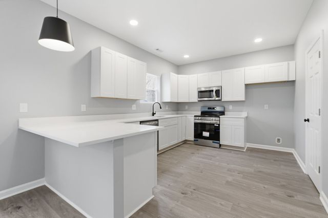 2722B Mossdale Dr, Nashville, TN 37217