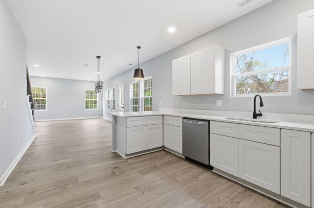 2722B Mossdale Dr, Nashville, TN 37217