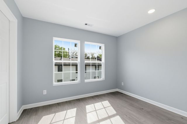 2722B Mossdale Dr, Nashville, TN 37217