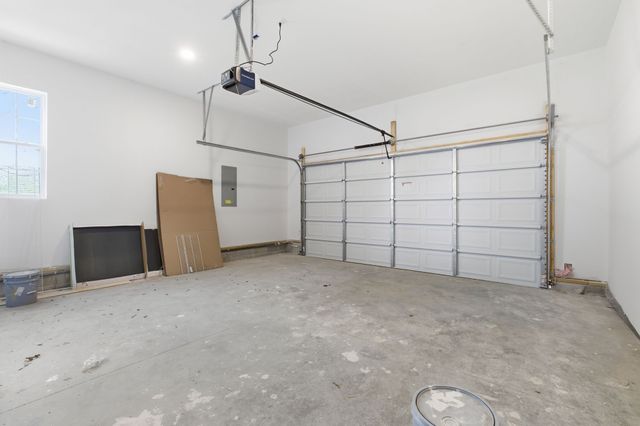 2722B Mossdale Dr, Nashville, TN 37217