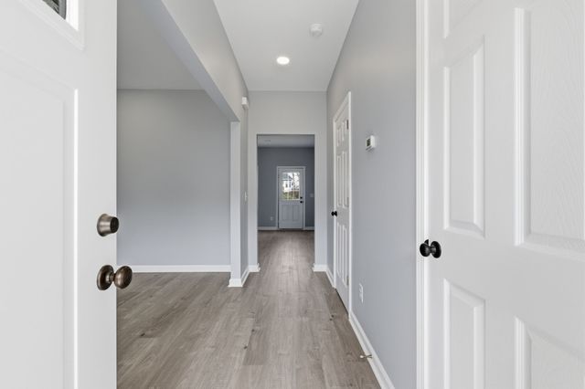 2722B Mossdale Dr, Nashville, TN 37217