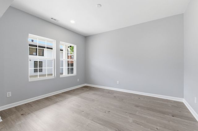 2722B Mossdale Dr, Nashville, TN 37217