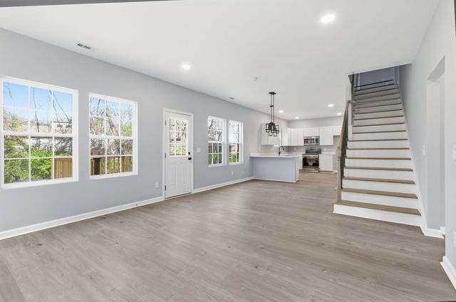 2722B Mossdale Dr, Nashville, TN 37217