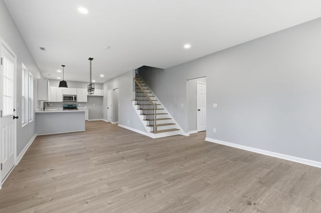 2722B Mossdale Dr, Nashville, TN 37217