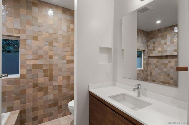3051 2nd, San Diego, CA 92103