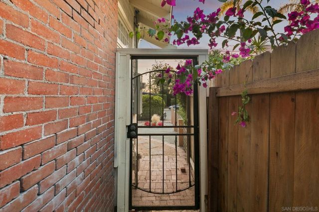 3051 2nd, San Diego, CA 92103