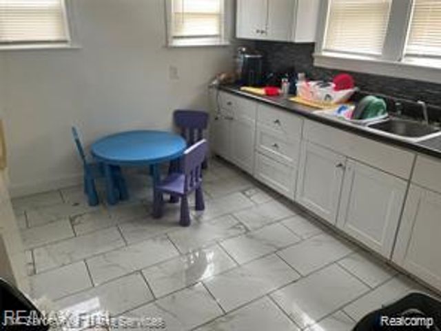 5050 Somerset Avenue, Detroit, MI 48224