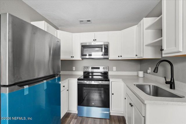 6238 PETTIFORD Drive W, Jacksonville, FL 32209