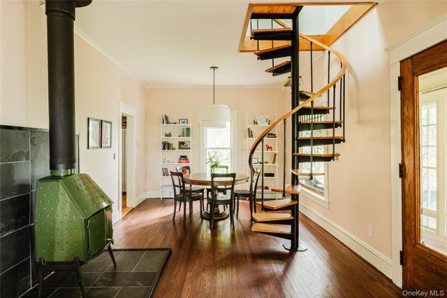 4 1st Street, Other, NY 12033