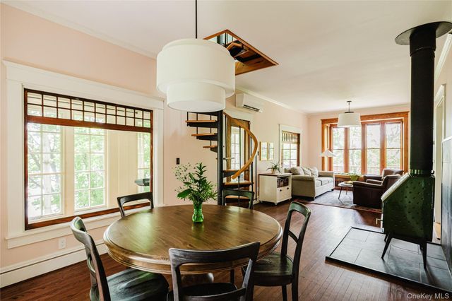 4 1st Street, Other, NY 12033