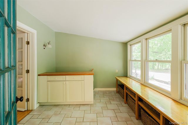 4 1st Street, Other, NY 12033