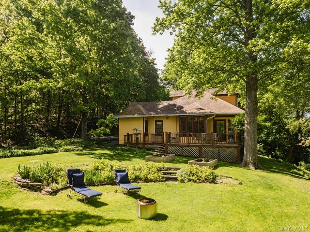 4 1st Street, Other, NY 12033