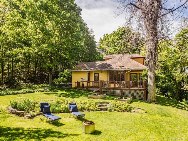 4 1st Street, Other, NY 12033