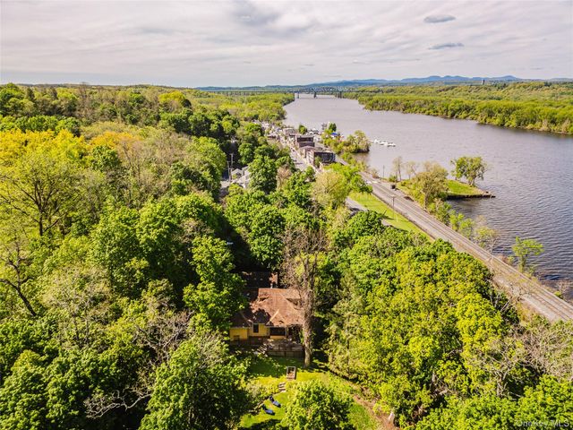 4 1st Street, Other, NY 12033