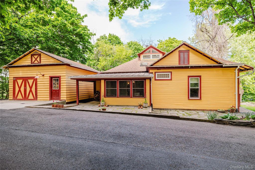 4 1st Street, Other, NY 12033
