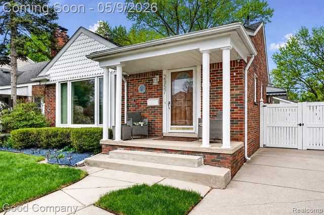 2957 Royal Avenue, Berkley, MI 48072