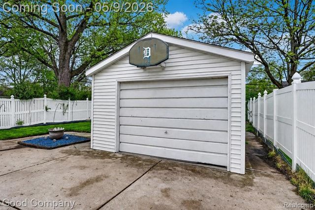 2957 Royal Avenue, Berkley, MI 48072