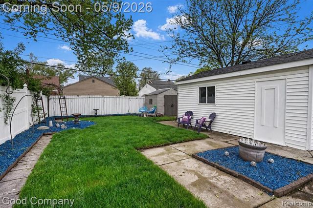 2957 Royal Avenue, Berkley, MI 48072