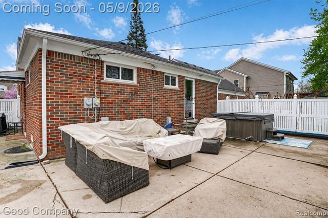 2957 Royal Avenue, Berkley, MI 48072