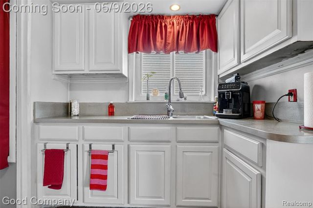 2957 Royal Avenue, Berkley, MI 48072