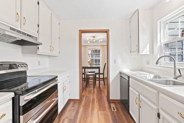 650 Dundee LANE, Hartland, WI 53029