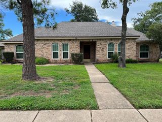 2908 Sugar Wood Drive, League City, TX 77573