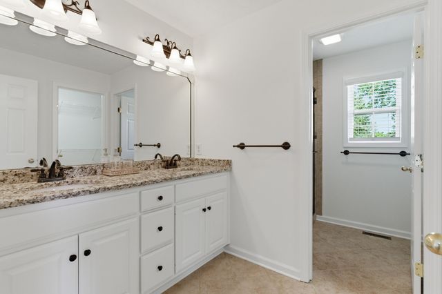 235 Osprey Dr, Gallatin, TN 37066