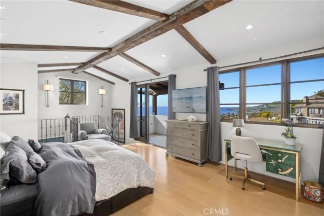 2100 Crestview Drive, Laguna Beach, CA 92651