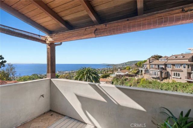 2100 Crestview Drive, Laguna Beach, CA 92651