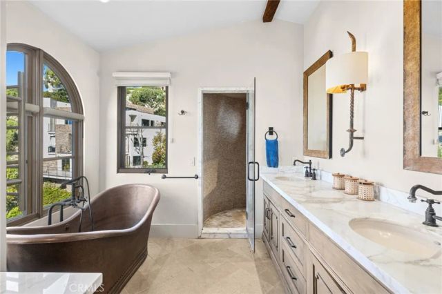 2100 Crestview Drive, Laguna Beach, CA 92651