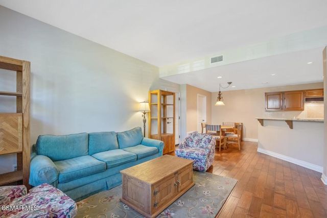 23056 Park Privado, Calabasas, CA 91302