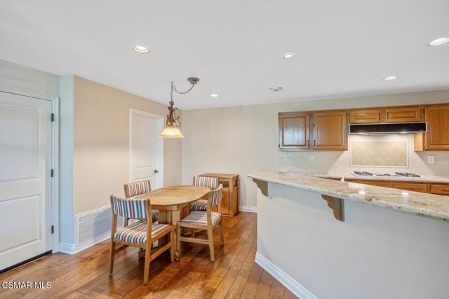 23056 Park Privado, Calabasas, CA 91302